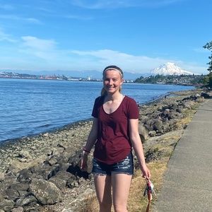 Meet your Posher, Claire